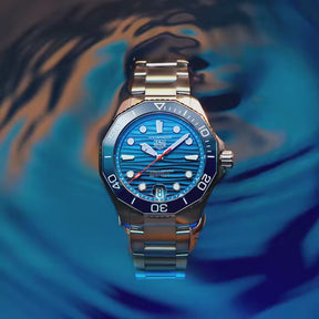 T. H. Aquaracer Professional 300 Date Blue 42mm